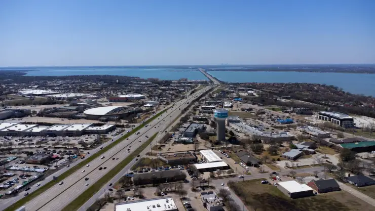 una vista panorámica de la ciudad de Rockwall en Texas