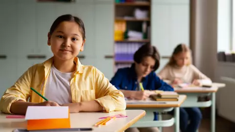 PORTADA hay clases mañana 15 de diciembre.jpg