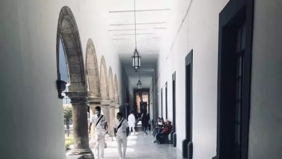 trasladan hermanas lesionadas