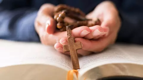 El Evangelio de hoy, domingo 11 enero de 2026: Oración y reflexión