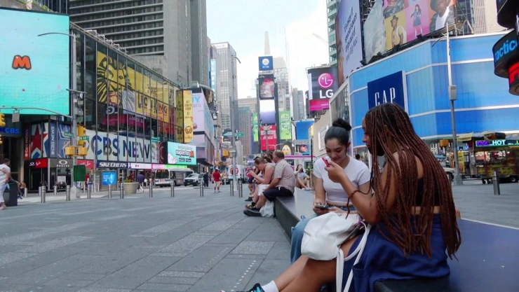 En Nueva York aceptan uso de cubrebocas en lugares cerrados.