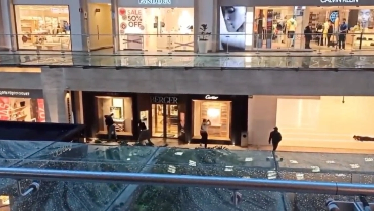 Detienen a presunto implicado en robo a joyería en Antara