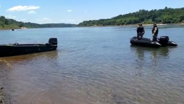 Detienen a mujer que arrojó a sus hijos al río y atentó contra su vida