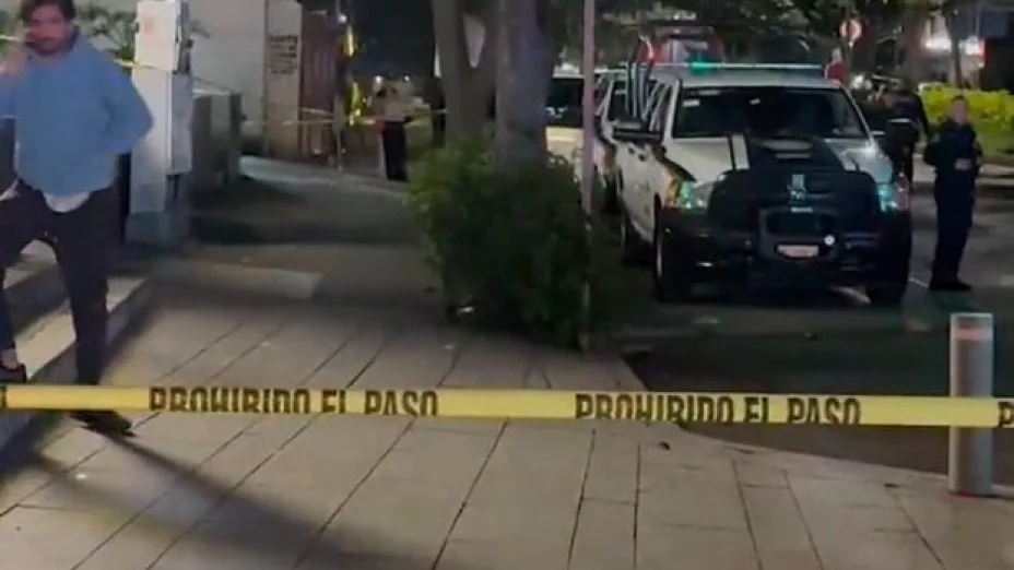 Asesinan al estilista de famosos Miguel de la Mora afuera se su salón en Polanco