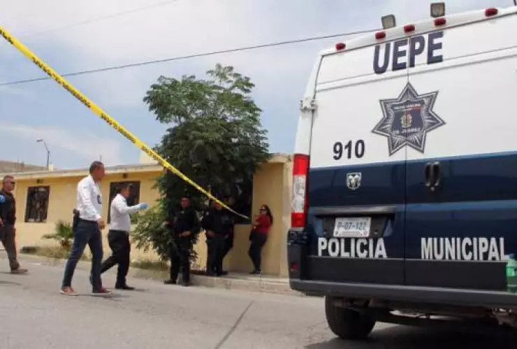 Nubia Pérez, quien era una mujer policía en Cd Juárez, Chihuahua, asesinó a su pareja Juana Rivera y a su hijastro de 11 años.