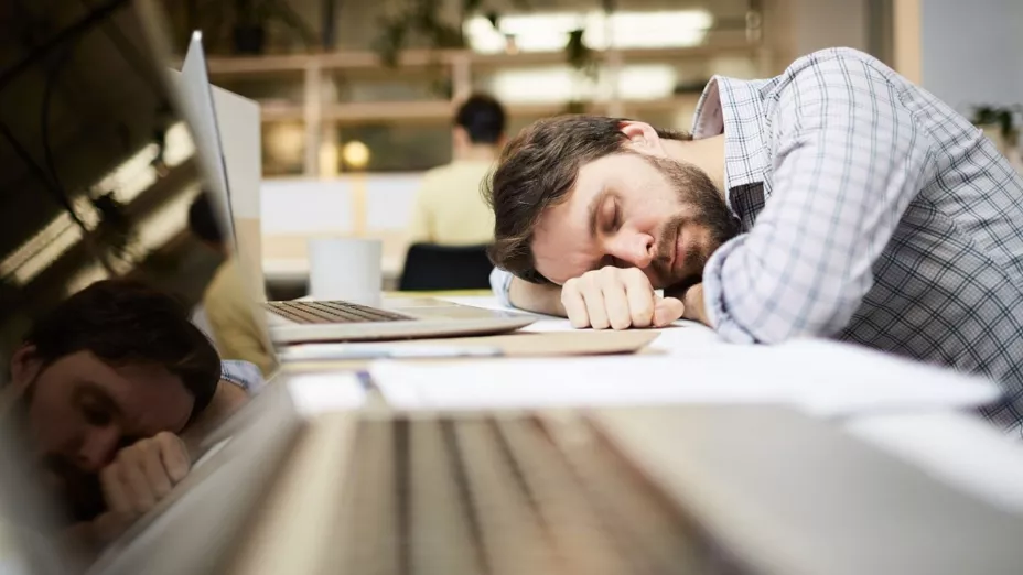 El truco para no quedarte dormido en el trabajo