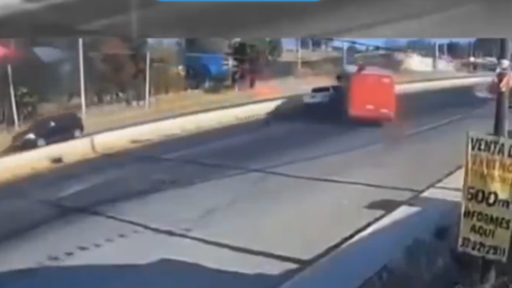 Chofer logra evitar bloqueo