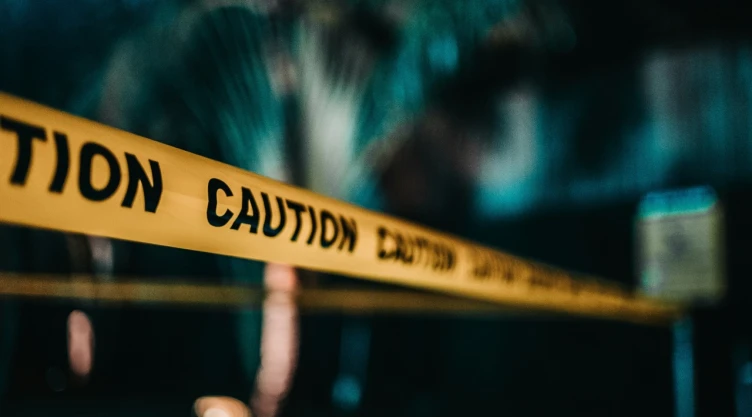 cinta de escena del crimen