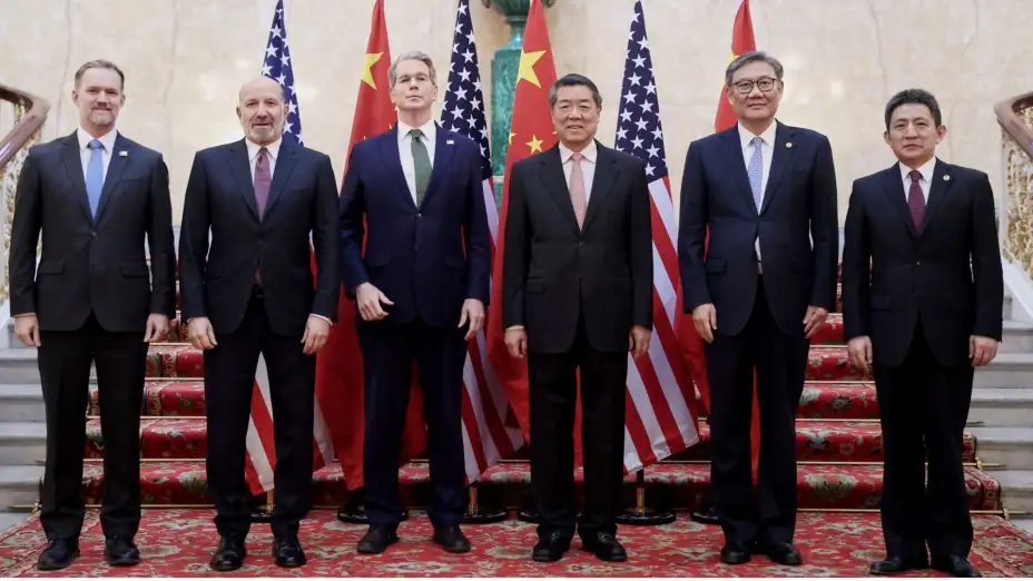 Delegaciones de comercio de EU y China reunidos en Londres.