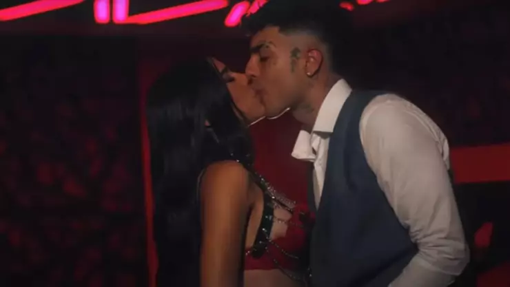 video de Yeri MUA y Naim Darrechi