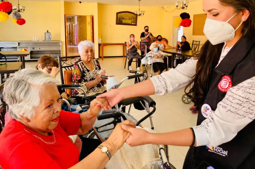 Con regalos, pastel, música en vivo y la mejor actitud, celebramos a varias mamás de México con motivo del 10 de mayo. Esta es la magia de la campaña “Amor a Mamá"