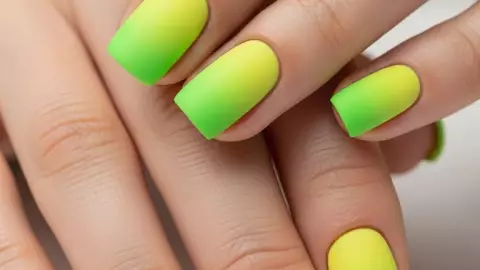 5 diseños de uñas estilo playa ideales para estar en tendencia esta primavera 2026 