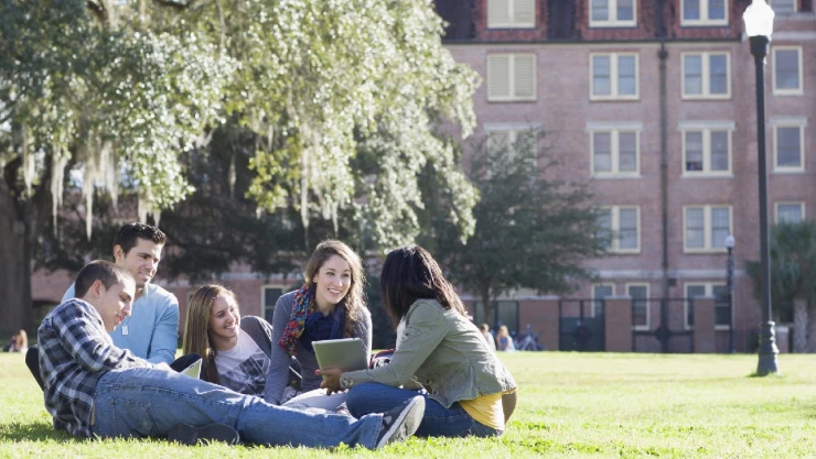 ¿Quieres estudiar en la Universidad de Harvard? Esto es lo que cuesta la colegiatura este 2023-2024.