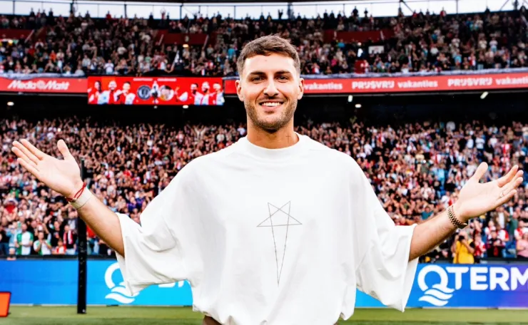 Santiago Gimenez se quedará en el AC Milan