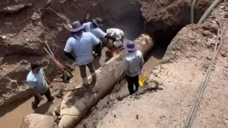 Colapsa tubería en colonia de Culiacán