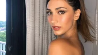 Nicole McPherson de perfil..jpg