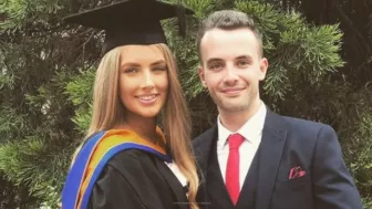 Escena de la película ‘Mi Mascota es un Monstruo’ (The Water Horse: Legend Of The Deep) con Alex Etel como Angus MacMorrow por Azteca 7.