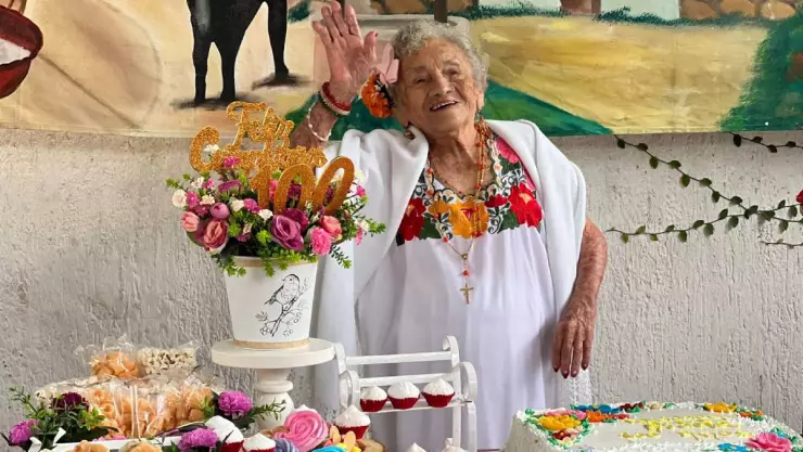 Abuelita yucateca cumple 100 años de vida y así celebró FOTOS)
