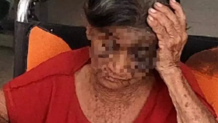 abuelita recibe brutal golpiza