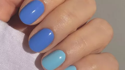 uñas azul ceruleo el diablo viste a la moda 2