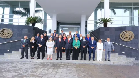 Colaboración entre los Poderes del Estado 