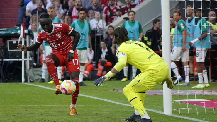 Yann Sommer ante el Bayern Munich