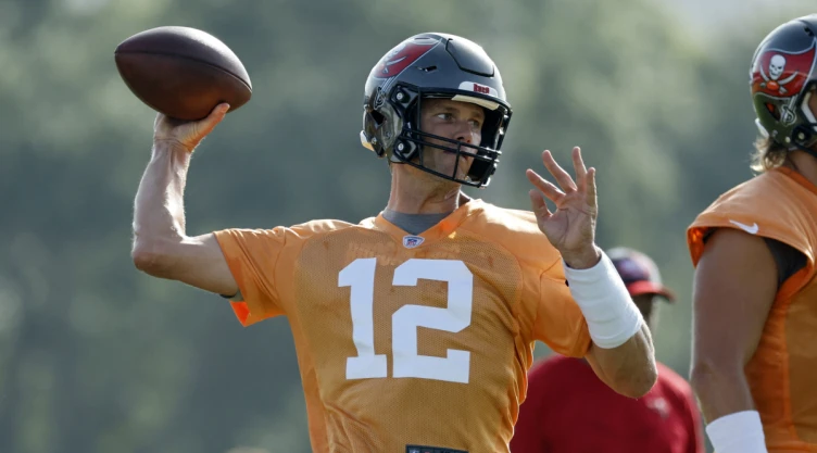 Tom Brady regresa a los entrenamientos de Tampa Bay
