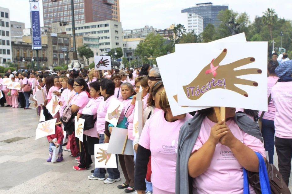 Mujeres contra cáncer de mama