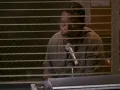 Te contamos por qué a Eddie Murphy lo atraparon con una chica trans y qué hacía con ella. (Escenas de la película ‘El negociador’ por Azteca 7)