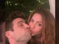 Shakira y Pique cariñosos.jpg