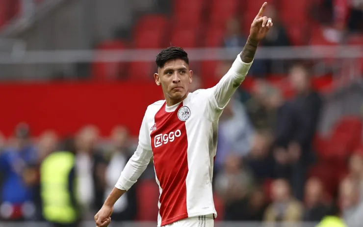 Edson Álvarez celebra con el Ajax