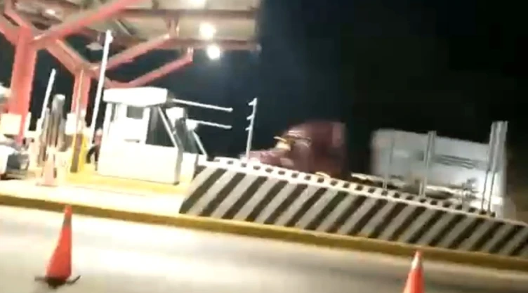 Veracruz persecución balacera trailer robado