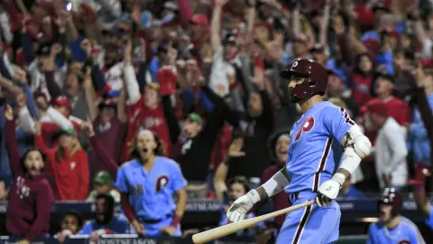 Filis eliminan a Bravos en 4 juegos