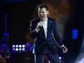 Mario Girón recuerda su enriquecedor recorrido en La Academia 2024, donde su mentalidad y madurez crecieron notablemente en las 12 semanas que estuvo en el programa. Uno de los momentos más emocionantes de su paso fue cuando interpretó “Lo pasado, pasado” de José José, una experiencia que dejó una huella profunda en su corazón. En su última presentación, Mario subió al escenario para cantar “El triste”.