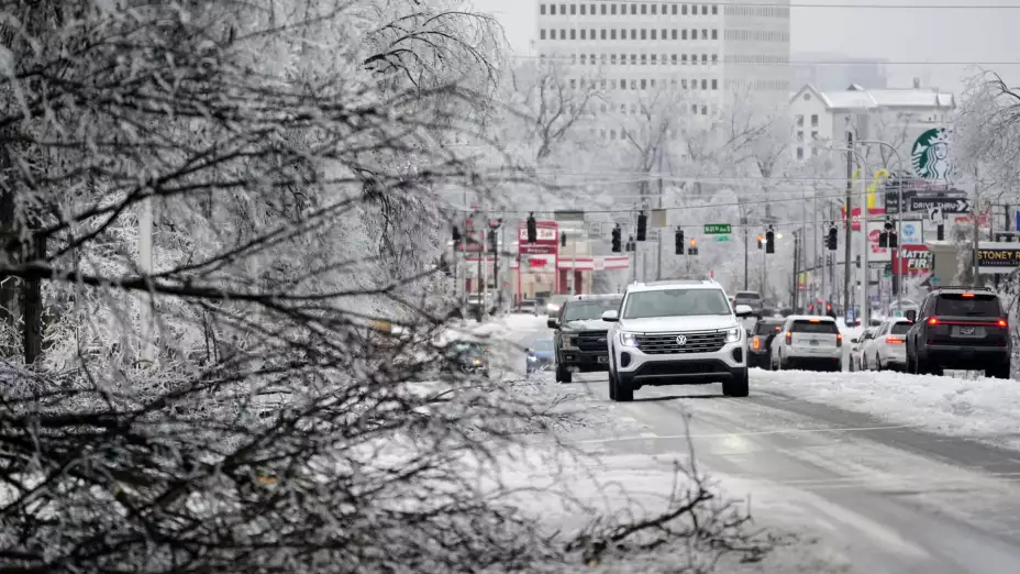 Hielo en Nashville, Tennessee., durante una tormenta invernal.