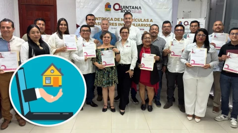 Entregan matrículas a profesionales inmobiliarios en Chetumal