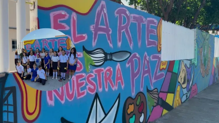 Pintan mural en las escuela Ángel Flores en Culiacán, Sinaloa. .jpg