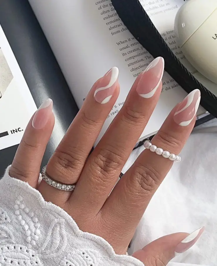 39 diseños de uñas que puedes usar en rubber y se verán elegantes: en cuadradas o almendradas
