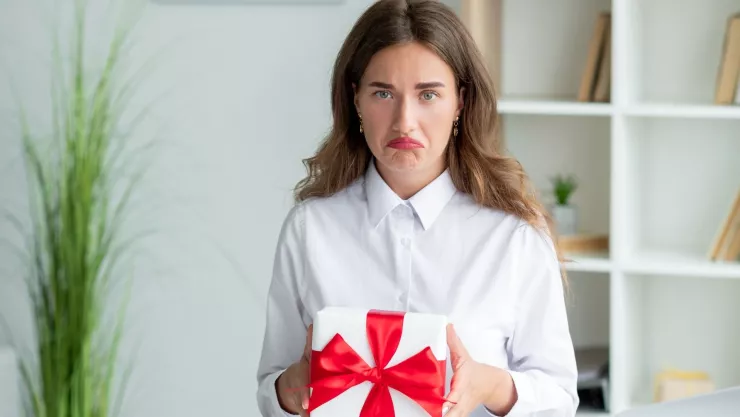 La psicología lo revela: esto pasa con las personas que no les gustan los regalos y sorpresas