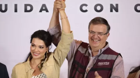 La historia de amor de Marcelo Ebrard y su esposa