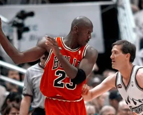 Michael Jordan en el segundo juego de las Finales de la NBA en 1998.
