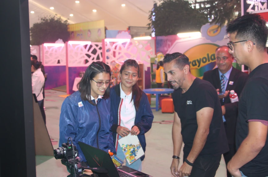 El colegio CFH realizó un gran donativo al Juguetón Azteca
