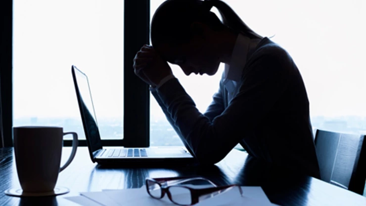 ¡ESTRÉS LABORAL! Enemigo silencio de los trabajadores