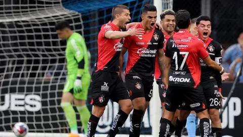 atlas coloca tuit con referencia nazi