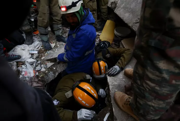 Cuanto tiempo se puede sobrevivir bajo escombros