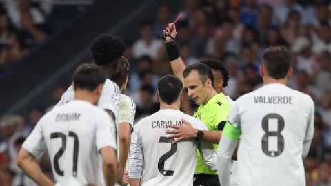 Dani Carvajal se va expulsado en el partido Real Madrid vs Marsella.