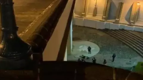 Hombre se arroja desde puente en Xalapa