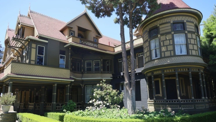 Cuál es la maldición de la Mansión Winchester