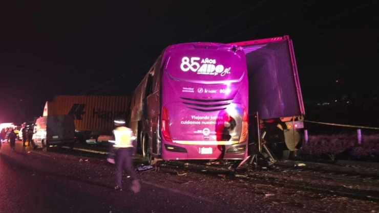Seis-muertos-y-múltiples-heridos-saldo-tras-aparatoso-accidente-en-Perote-Veracruz