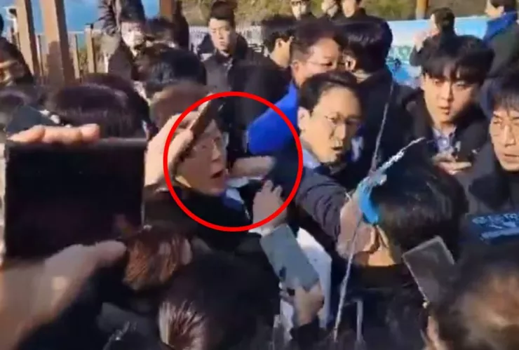 Apuñalan a Lee Jae-myung líder partido demócrata